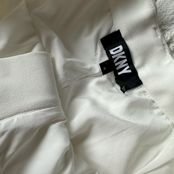 Y2K Inspired DKNY women's solid wide-leg crepe cargo-pocket pants ivory Size 10 - Picture 5 of 9